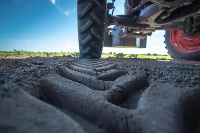 Quel matériel tracteur choisir pour votre exploitation agricole ?