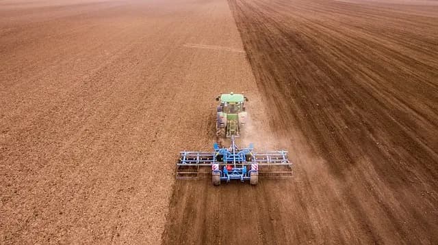 Comment choisir le matériel tracteur idéal pour vos travaux