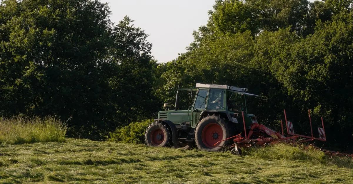 Les équipements de sécurité essentiels pour votre matériel tracteur