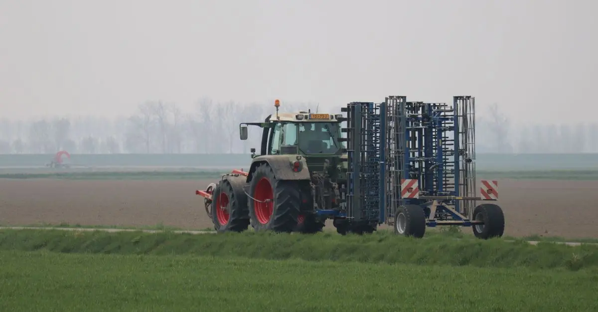 Comment bien choisir le matériel de tracteur pour votre exploitation
