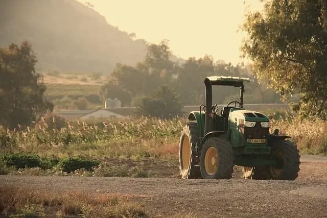 Comment choisir les meilleurs accessoires pour votre matériel tracteur
