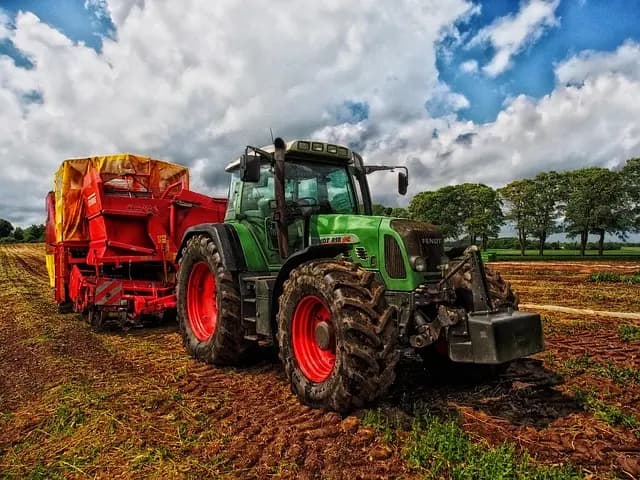 Comment choisir le bon matériel tracteur pour vos travaux agricoles