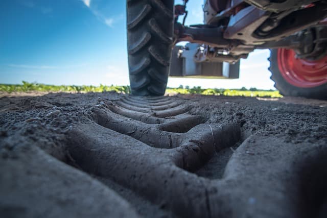 Les meilleures pratiques pour maximiser l'efficacité de votre matériel tracteur
