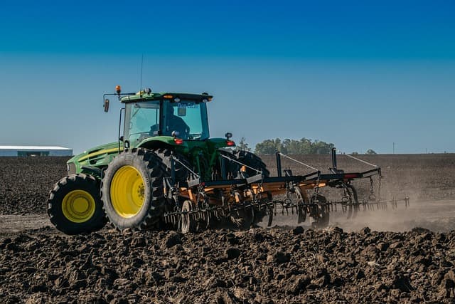 Les accessoires essentiels à ajouter à votre matériel tracteur