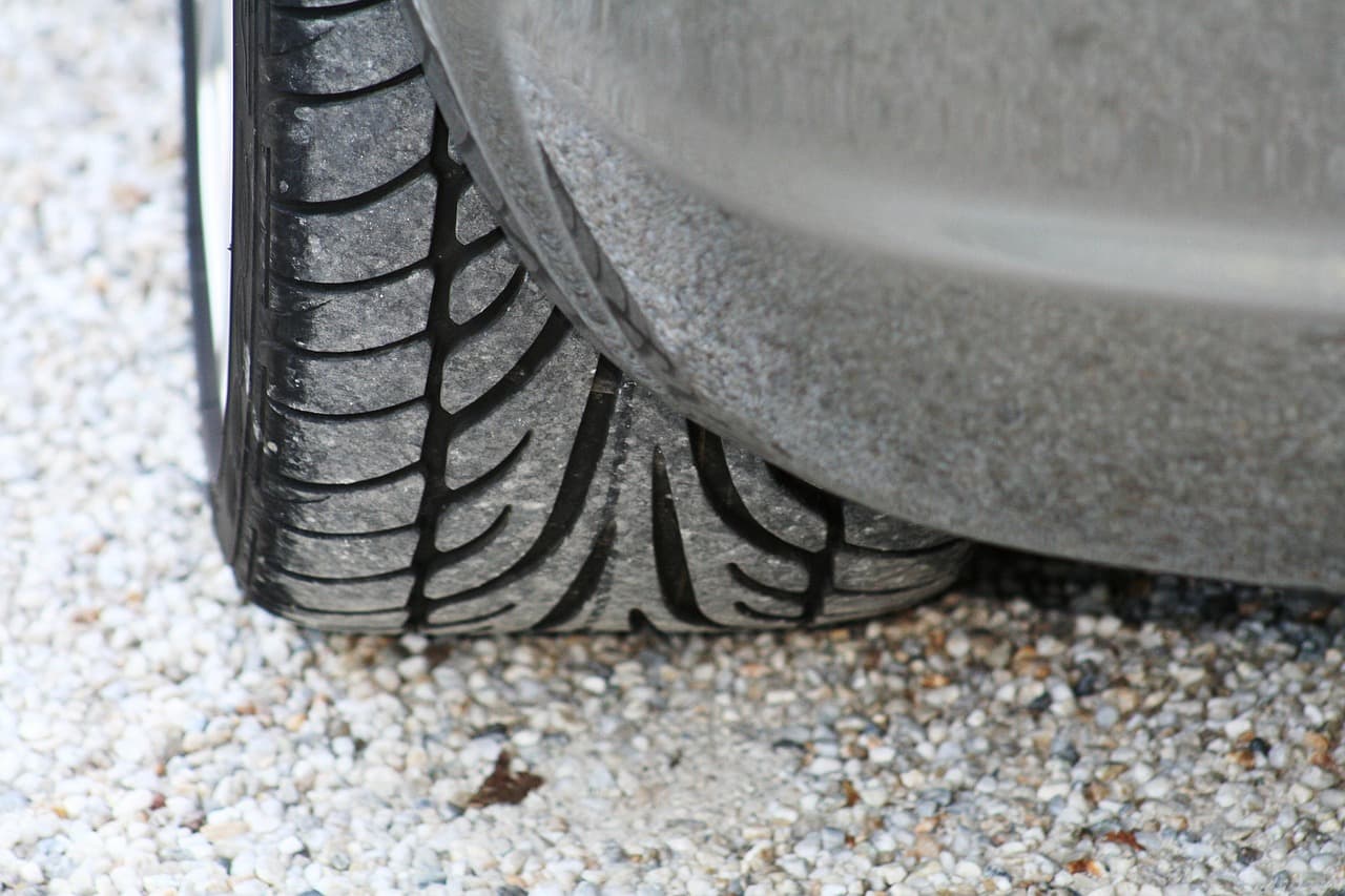 Choisir des pneus adaptés pour votre matériel tracteur : Guide complet